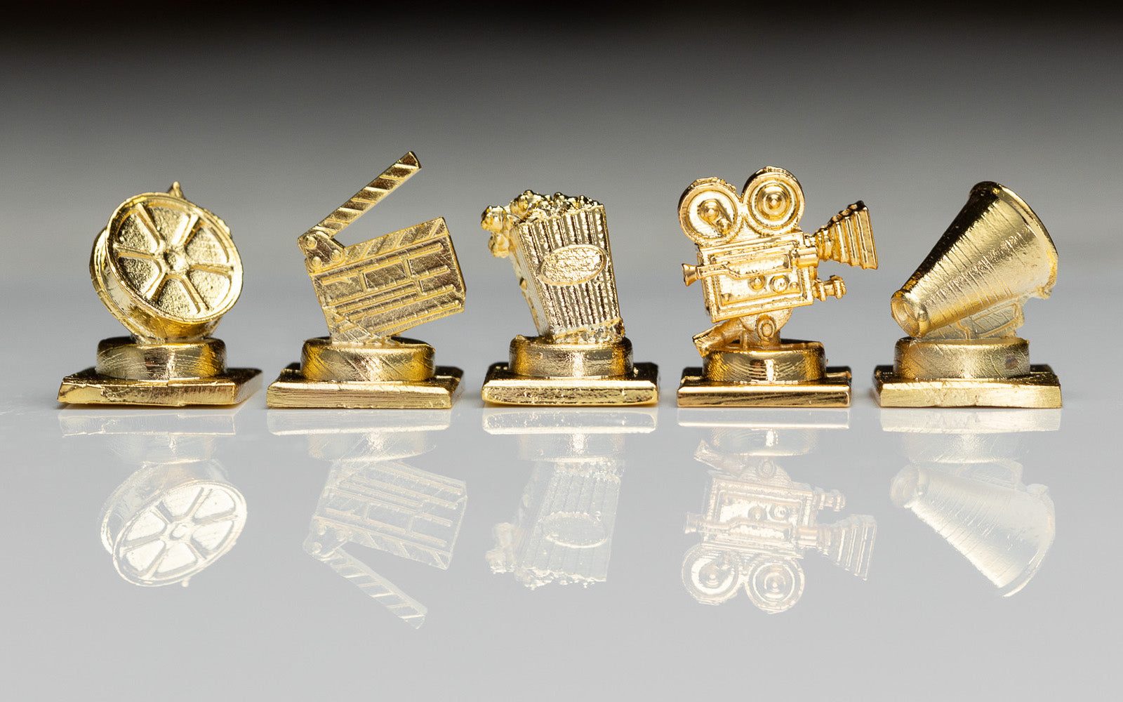 The metal tokens from the Hollywood 1947 deluxe edition